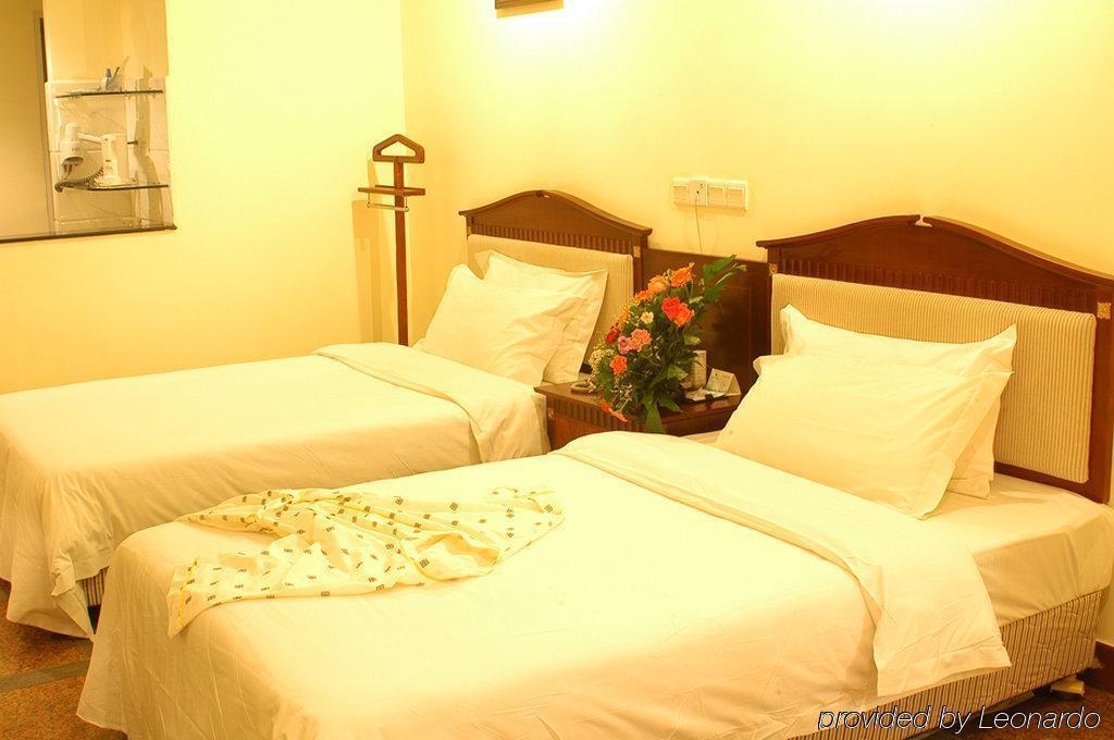 Harvest Seaview Hotel Sanya Room photo