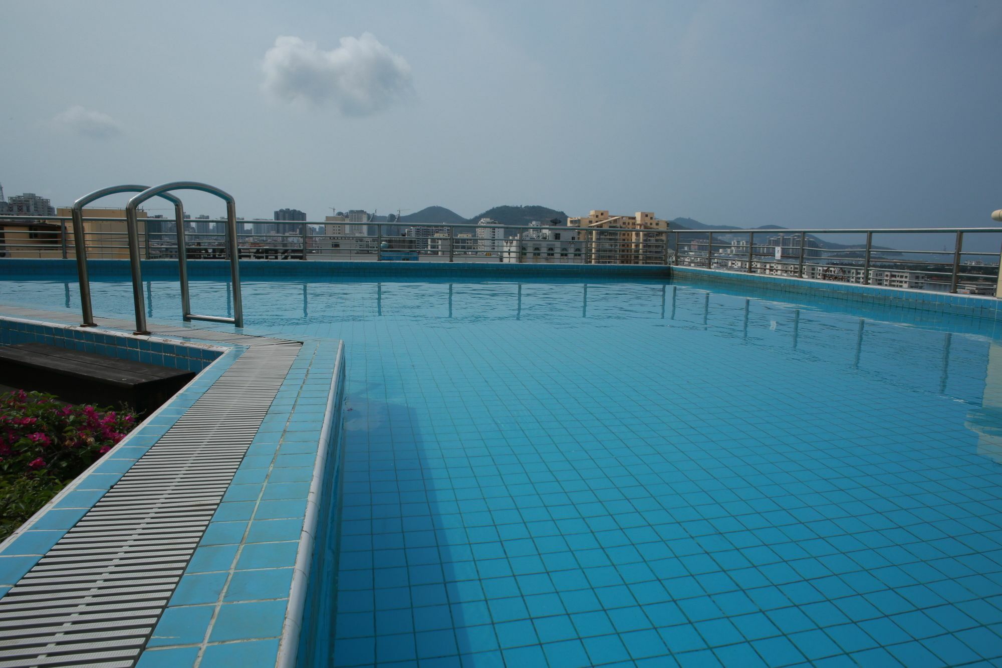 Harvest Seaview Hotel Sanya Exterior photo